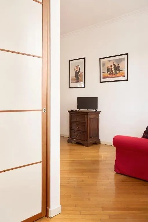 Appartamento La Tana Del Leone In Centro A Milano