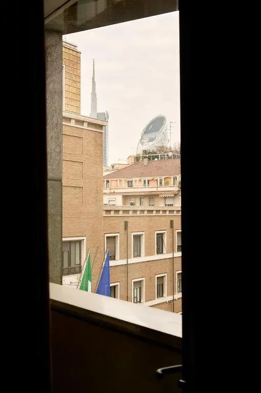 Appartamento La Tana Del Leone In Centro A Milano 0*,